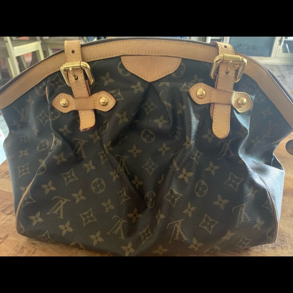 Authentic Louis Vuitton Tivoli GM - Picture 2 of 12